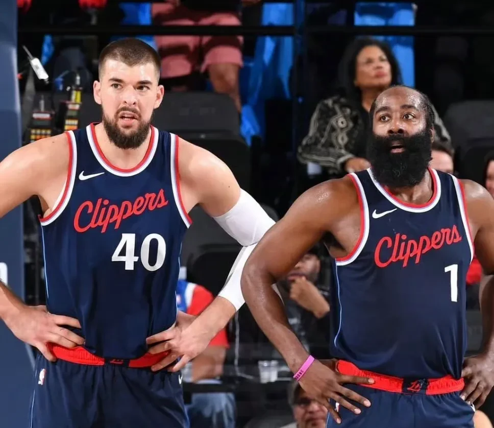 波特兰开拓者训练开放日,加时末段扳平良机引欢呼,欧篮联在即,身体对抗强度拉满(波特兰开拓者官网) 波特兰开拓者训练开放日,加时末段扳平良机引欢呼,欧篮联在即,身体对抗强度拉满(波特兰开拓者官网)