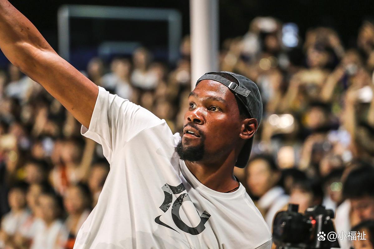 杜兰特在掘金比赛中绝杀,突破纪录引发热议的原因 杜兰特在掘金比赛中绝杀,突破纪录引发热议的原因